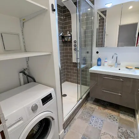 Beautiful 1 Bedroom Near Eiffel Tower * 巴黎